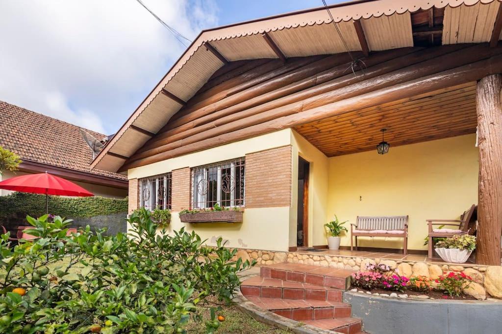 Aconchegante Casa Em * Campos do Jordão